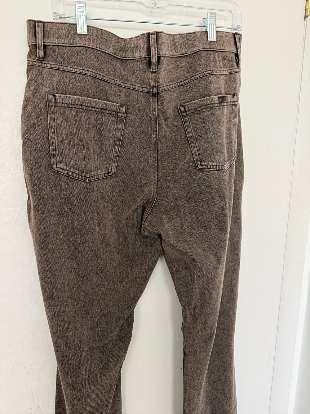 NWT  XL Hue Women's High-Rise Denim Baby Bootcut Leggings - Cinnamon Denim - Picture 6 of 11
